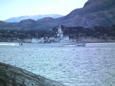 F 828 Nato on Hjeltefjorden