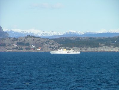 Kongeskipet - LAMA - i Hjeltefjorden 