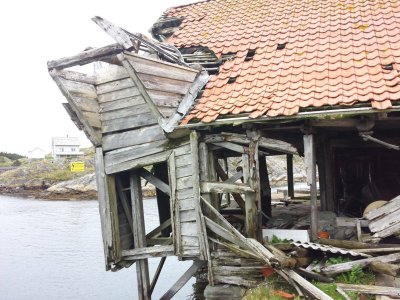 SeaHouse at Kirkeya ved Hernar.-History of the past - Collapsing today ?