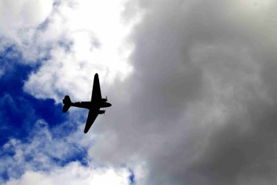 Old Bomber Flying Over Saddleworth Yanks Weekend