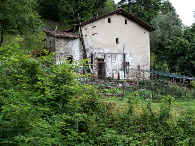 Ramshackle house near Griante