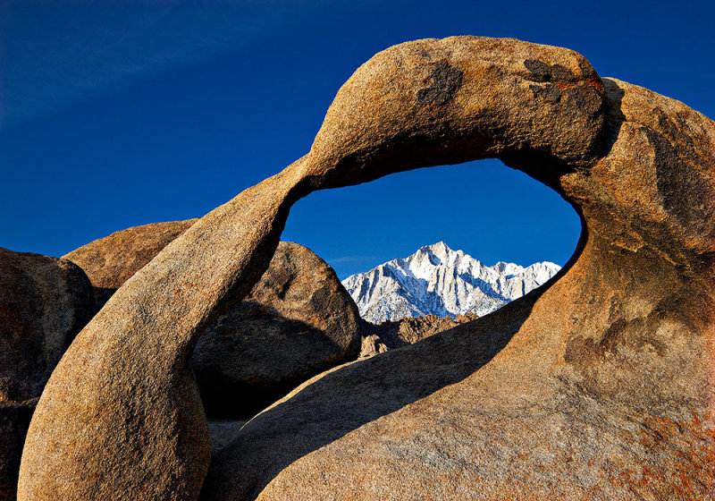 Mount Whitney Through Alabama Arch.jpg
