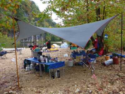 kitchen at bee bluff.jpg