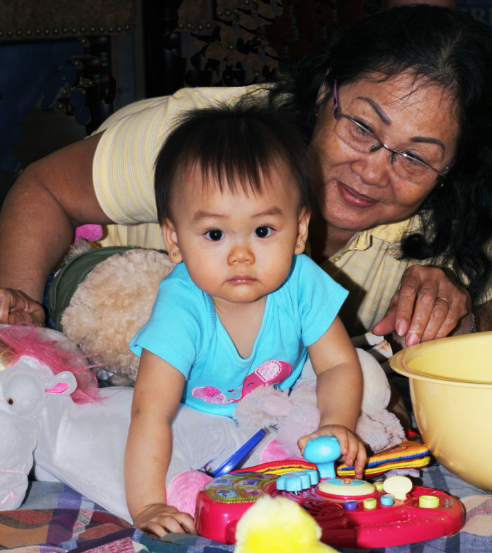 with Great-aunt Khiem from Vietnam (b)