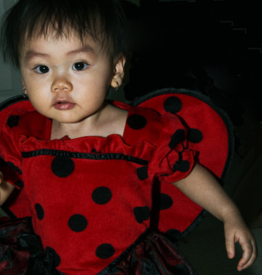 Mia gets ready for Halloween candies collection (3)