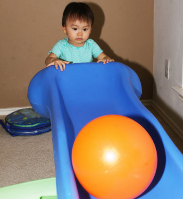 Mia and the ball (1)