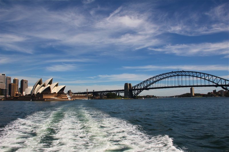 Harbour ferry towards Taronga Zoo