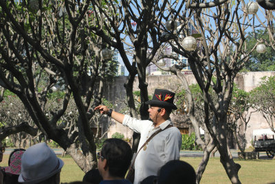 Walk This Way - A Walking Tour of Intramuros. Info: http://celdrantours.blogspot.com/ 