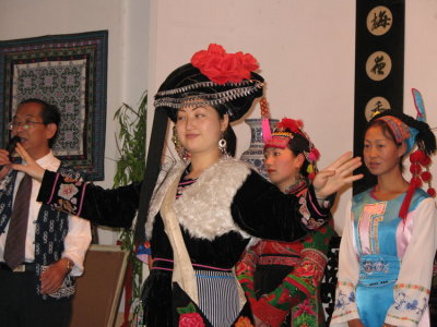 Dali - Traditional Bai Dance in Xizhou village