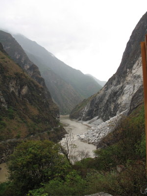 Lijiang - Yangzi (Yang Tse Kiang) and tiger leaping rock