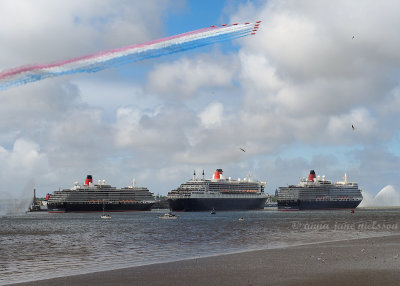 1036 Three Queens & Red Arrows