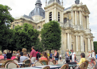 Versailles: Our bicycle group assembles in the courtyard of a church (Eglise de Notre Dame de Versailles). 