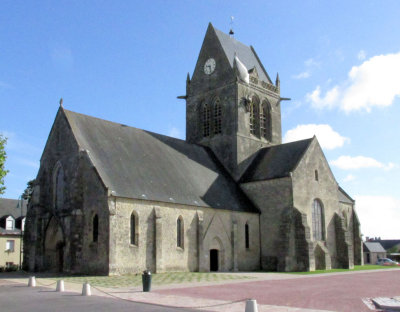 Ste Mere-Eglise: The historic Norman church in the center of town. 