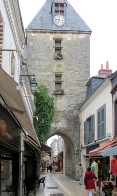 The narrow streets of Amboise.