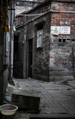 Alleyway To Markets
