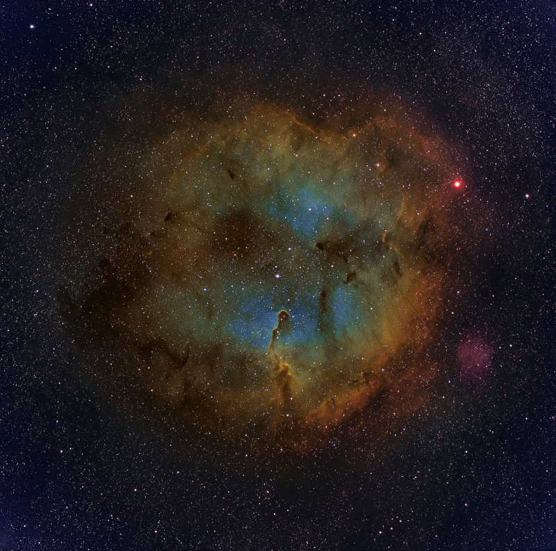 IC1396 - Elephants Trunk Nebula in HST palette