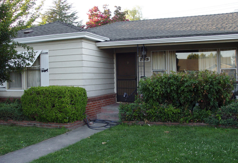 4 new roof old yard and planter bush  copy.jpg