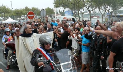 Arrive du Pre Gilbert et du Maire d'Agde