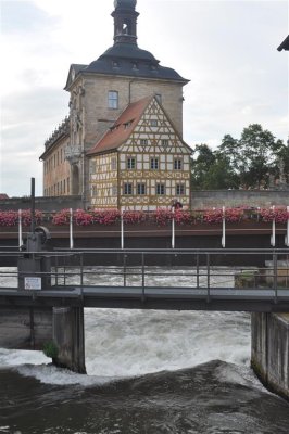 Weir in the Regnitz at the town hall