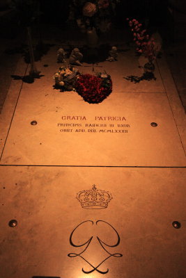 Princess Grace Kelly Tomb Inside The Church (IMG_7079.JPG)