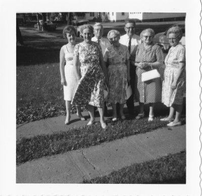 1964: Helen Oberg Richards, Svea Oberg Stenberg, John Olaf Oberg, Hulda Oberg Nero
David Oberg, Elna Oberg Anderson, Katherine Oberg VanFleet
