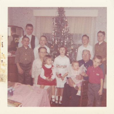 Obergs-grandkids-xmas-1960.jpg