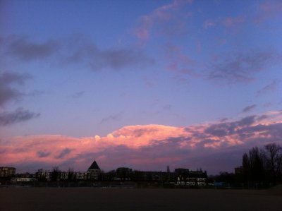 Pink sky over Dierenasyl / De Valreep