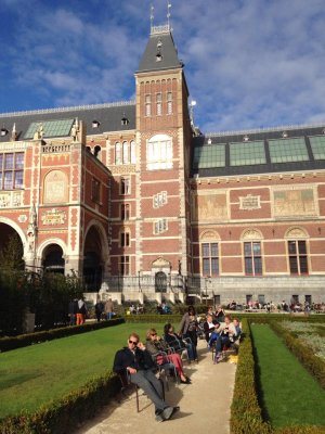 Garden outside Rijksmuseum