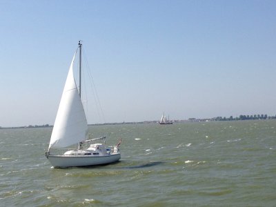 Gouwzee between Marken and Volendam