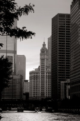 Wrigley building, Chicago River, Black and White