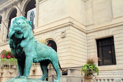 Lion statue, Art Institute of Chicago