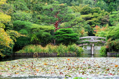 Bridge and lake, Ryōan-ji, The Temple of the Dragon at Peace, Kyoto, Japan
