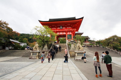 Niōmon (deva gate), Kiyomizu-dera, Kyoto, Japan