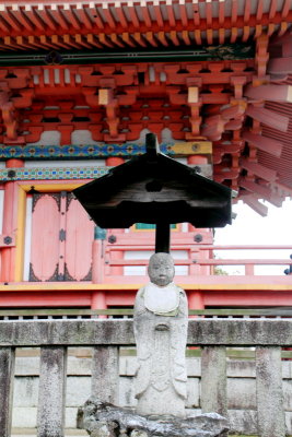 Statue, Kiyomizu-dera, Kyoto, Japan