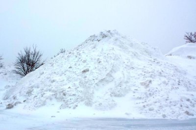 Snow mountain, Deer Grove, Winter 2014