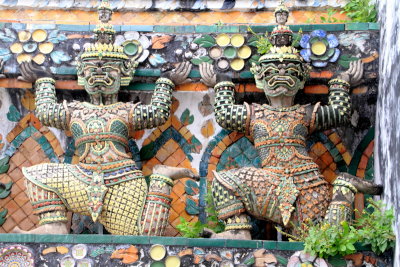 Decorations on the Wat Arun wall