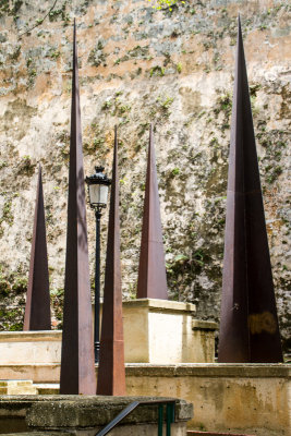 Spikes, Paseo del Morro, Old San Juan