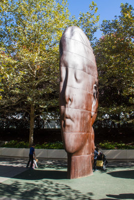 Giant heads, Jaume Plensa, Chicago, IL