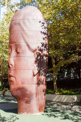 Giant heads, Jaume Plensa, Chicago, IL