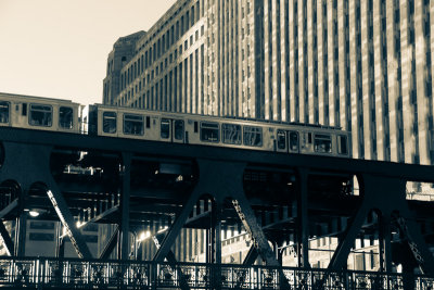 Loop train, Chicago, IL, Black and White