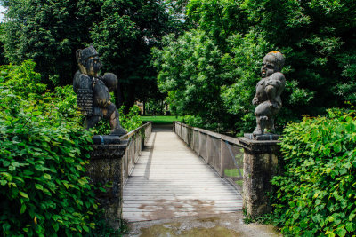Mirabellgarten, Dwarf Gnome Park, Zwergelgarten, Der Zwerg mit dem Ball, Der Zwerg mit dem Stachelaermel, Salzburg, Austria