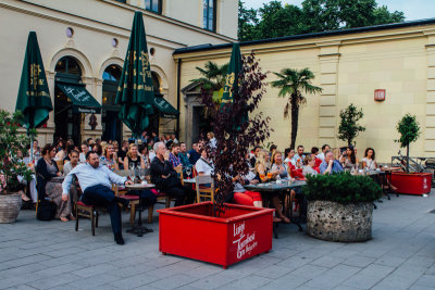 Relaxing, Tambosi restaurant, Hofgarten, Munich, Bavaria, Germany