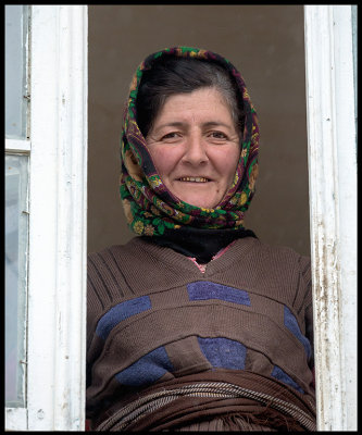 Woman i window - Xinaliq