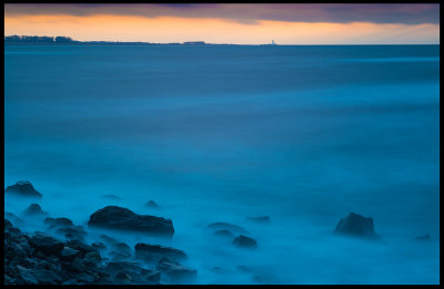 Some openings in the clouds over lighthouse Lnge Jan