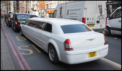 Bentley in Oxford Street - NOT made for small parkinglots.