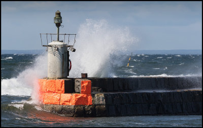 Hard weather with waves over Grnhgen pier