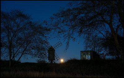 Moonrise behind the windmill at Ventlinge (Norrgrden)