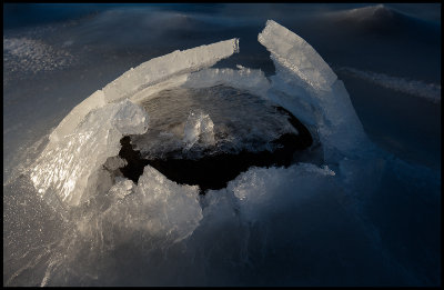 Sea ice blasted around a stone - Mlle