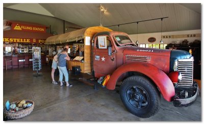 RoadhouseI00012.jpg