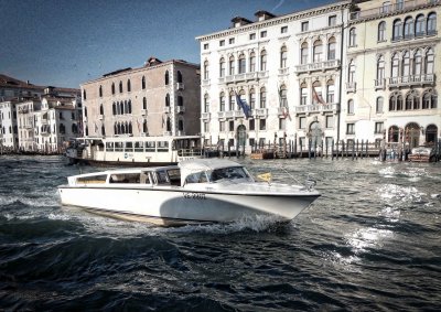 Taxi on Grand Canal.jpg